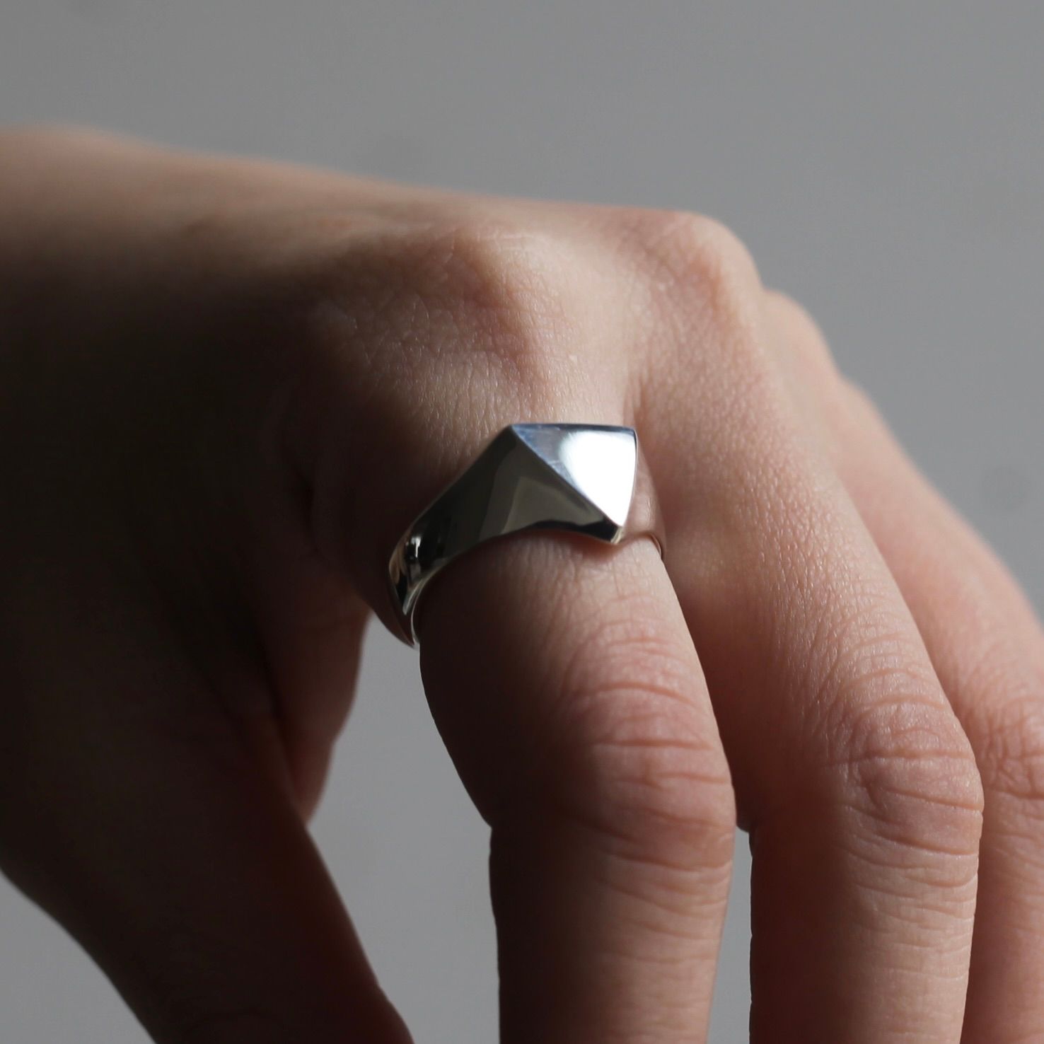 【残り一点】Triangle Signet Ring(SILVER)