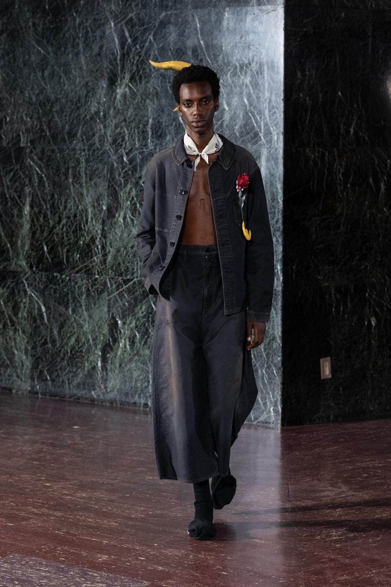 【SHINYAKOZUKA】2026SS 月とカーネーション/部屋という詩的な空間