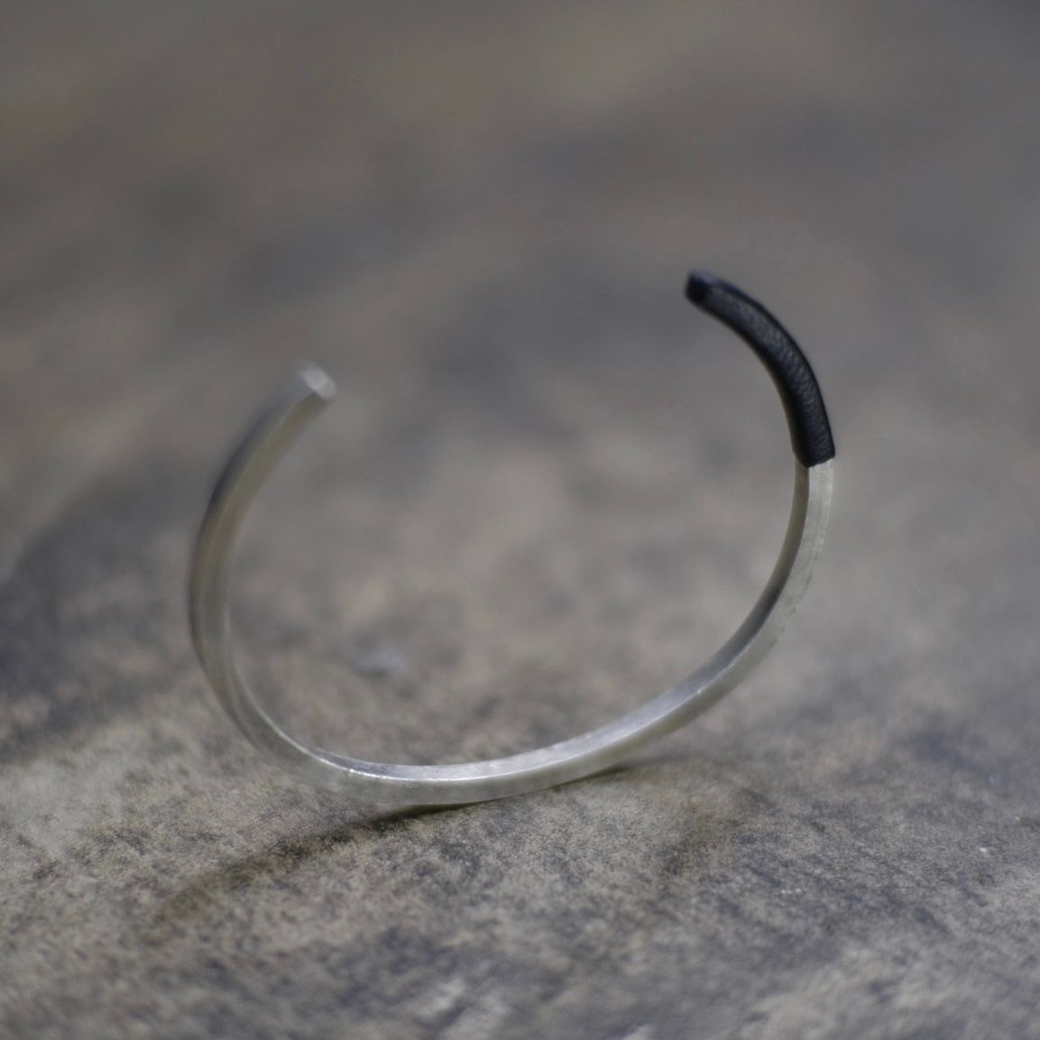 【お取り寄せ注文可能】Shading Silver Bangle