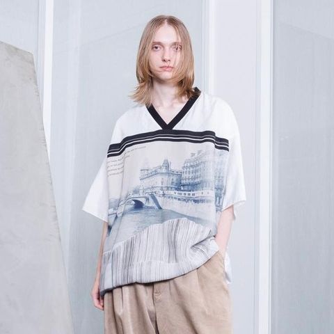 【残り一点】ランドスケープフォトVネックTEE