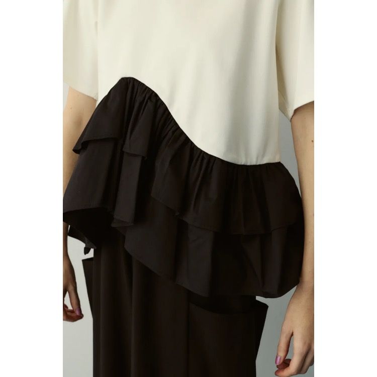 【残り一点】Frill Hem Ponte Tops
