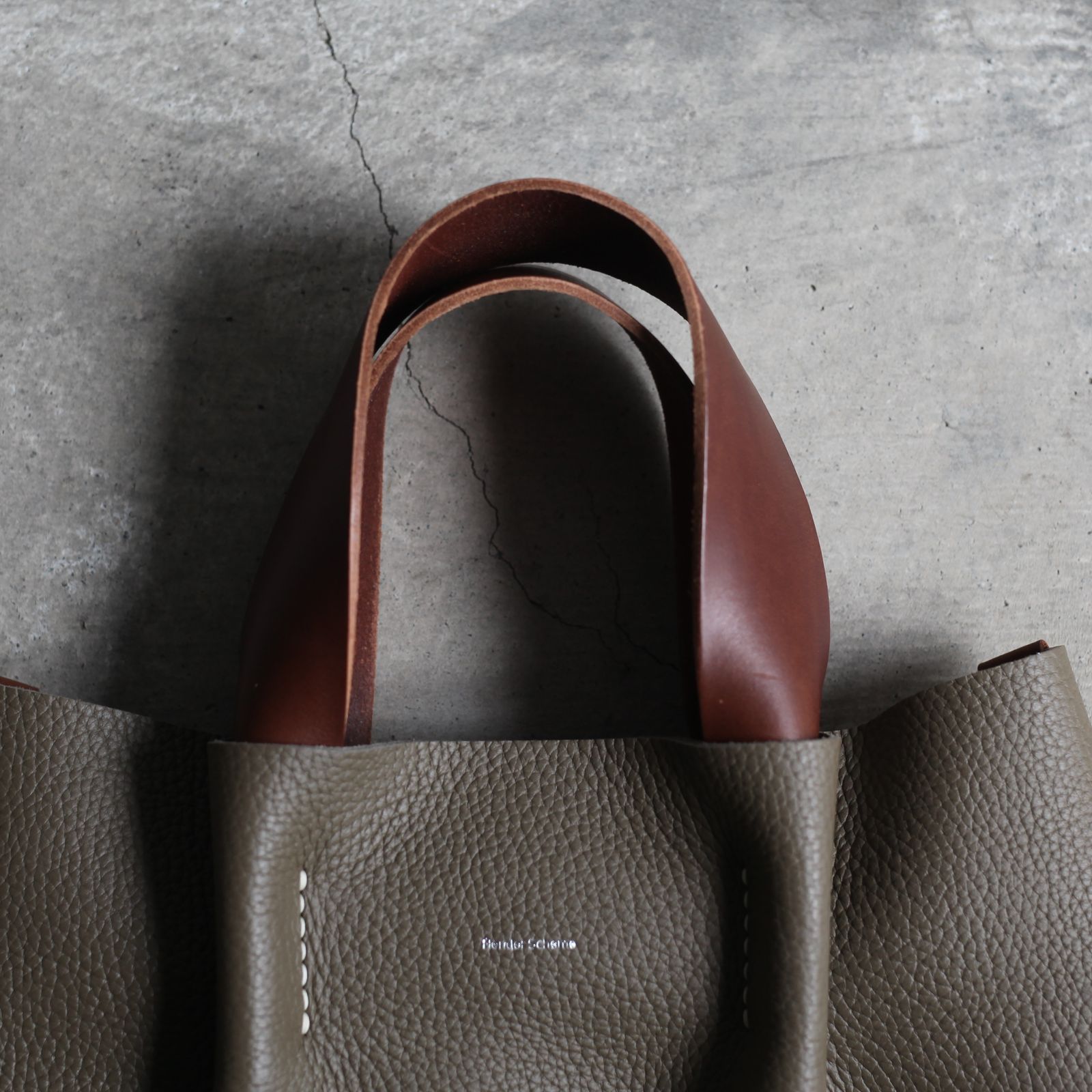 【残りわずか】Piano Bag(TAUPE)