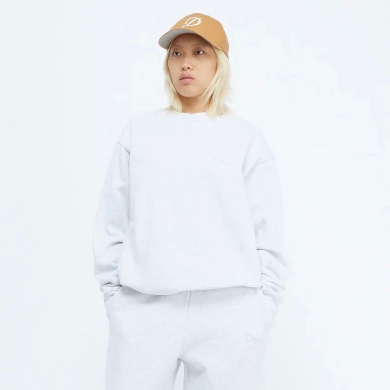 【残りわずか】Classic Small Logo Crewneck