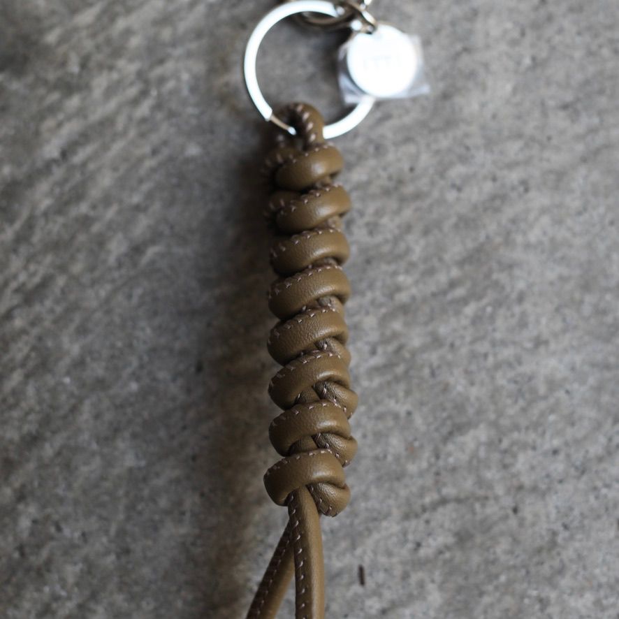 【残りわずか】Cristy Snakeknot Charm(STCOW)
