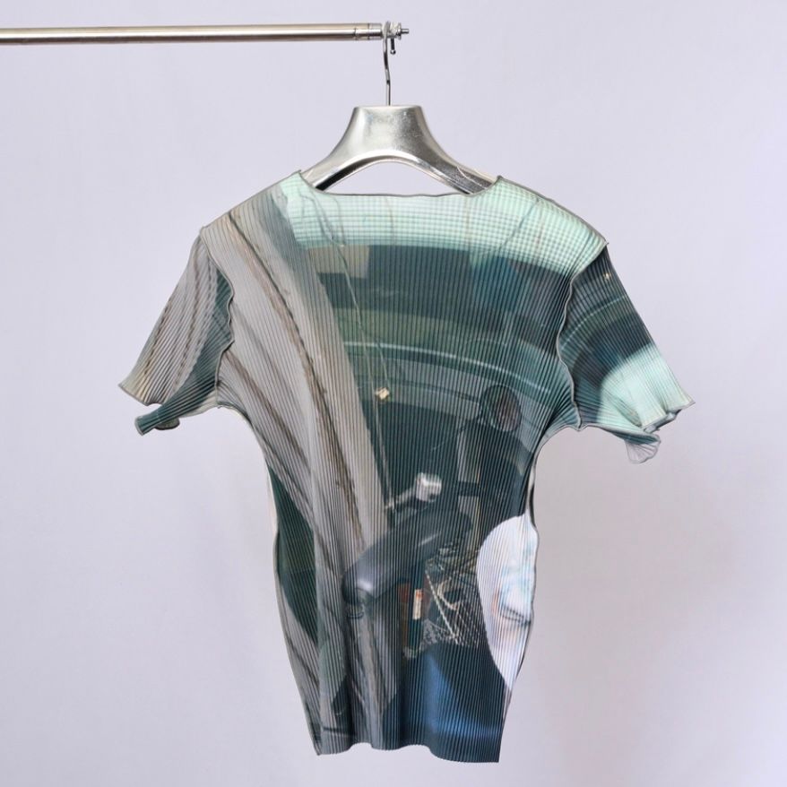 【残り一点】Graphic Top