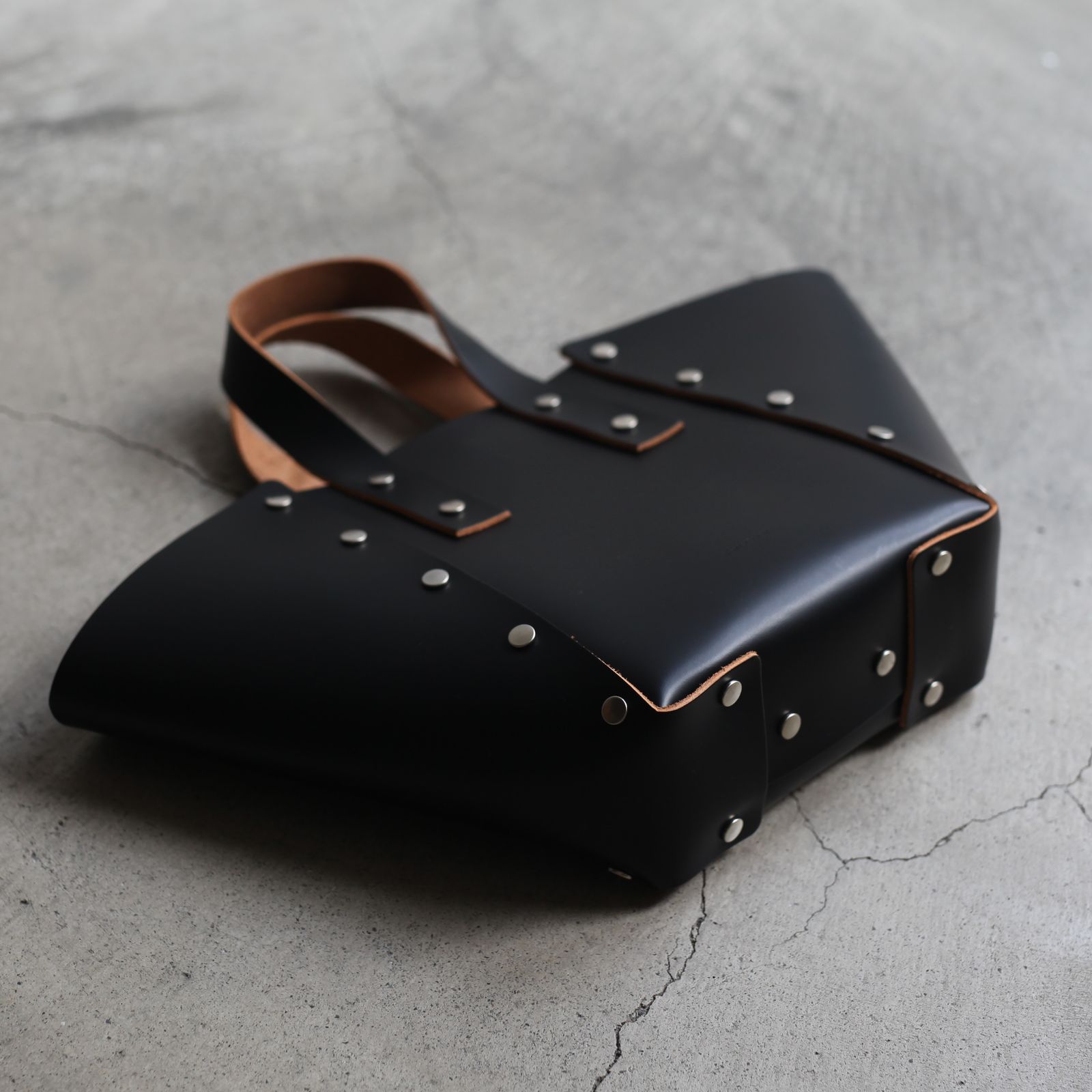 【次回入荷9月下旬予定】Assemble Hand Bag Wide_S(BLACK)