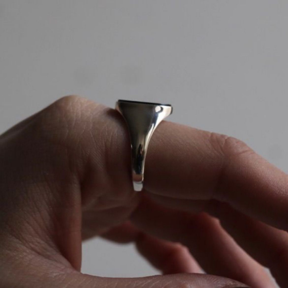 【残り一点】Signet Oval Ring L(ONYX)