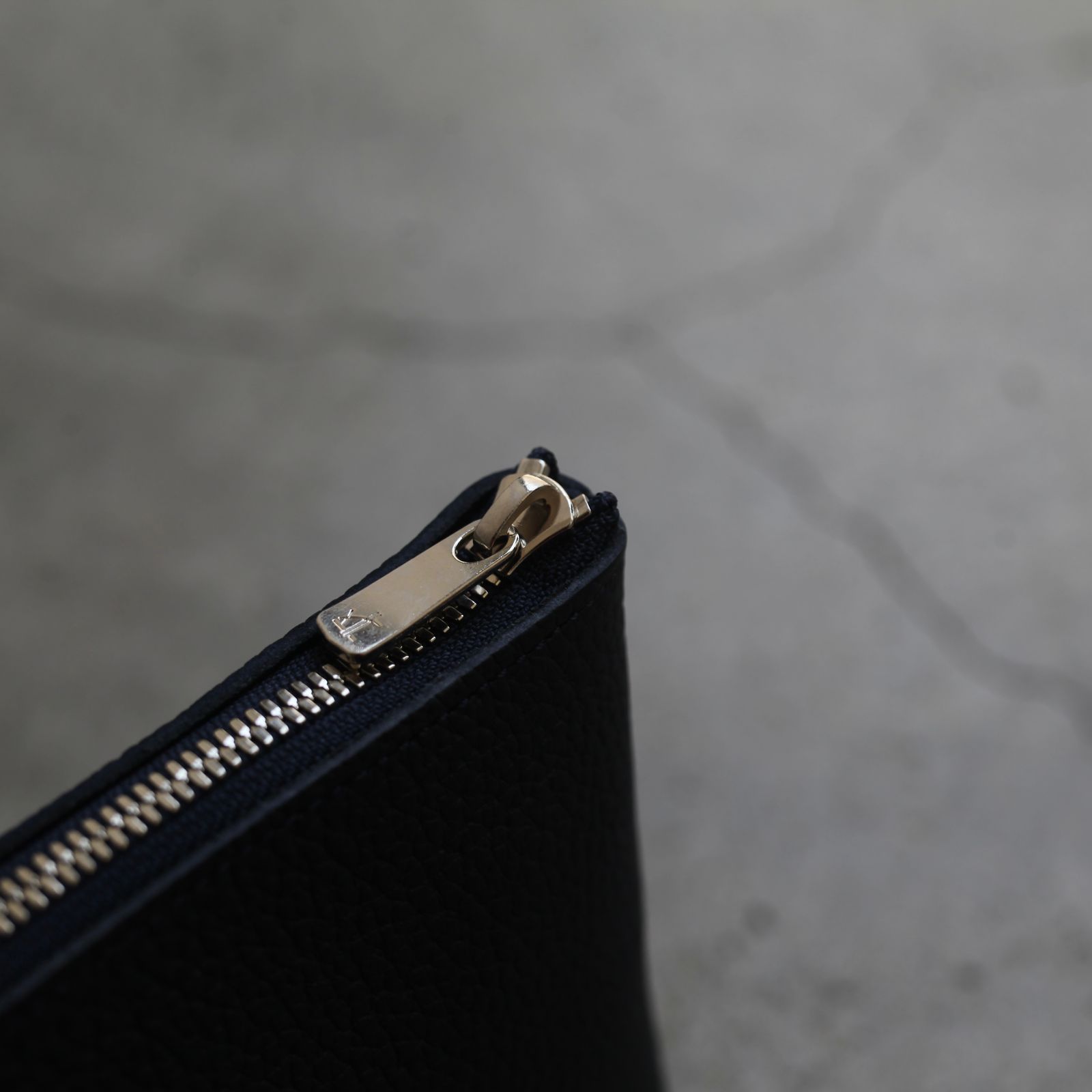 【次回入荷6月中旬予定】Pouch_M(NAVY)