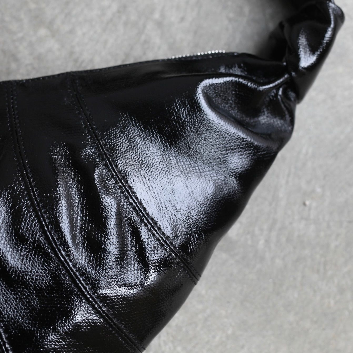 【残り一点】Medium Croissant Bag(COATED COTTON)