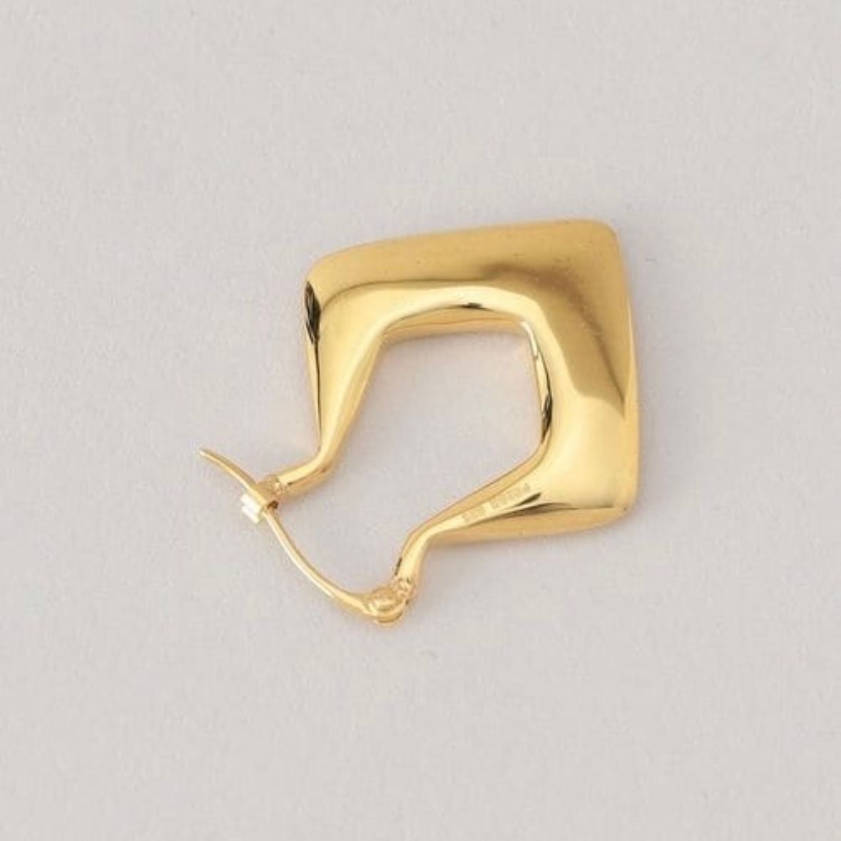 【残り一点】YU-KIN Dia Shape Earrings(両耳用）