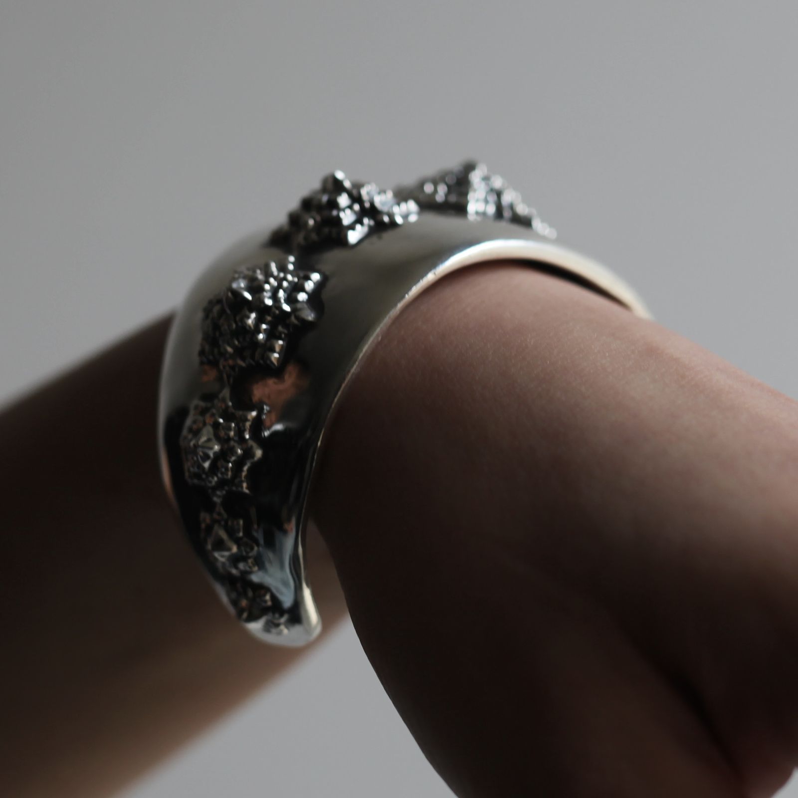 【お取り寄せ注文可能】Flower E Bangle(SILVER)