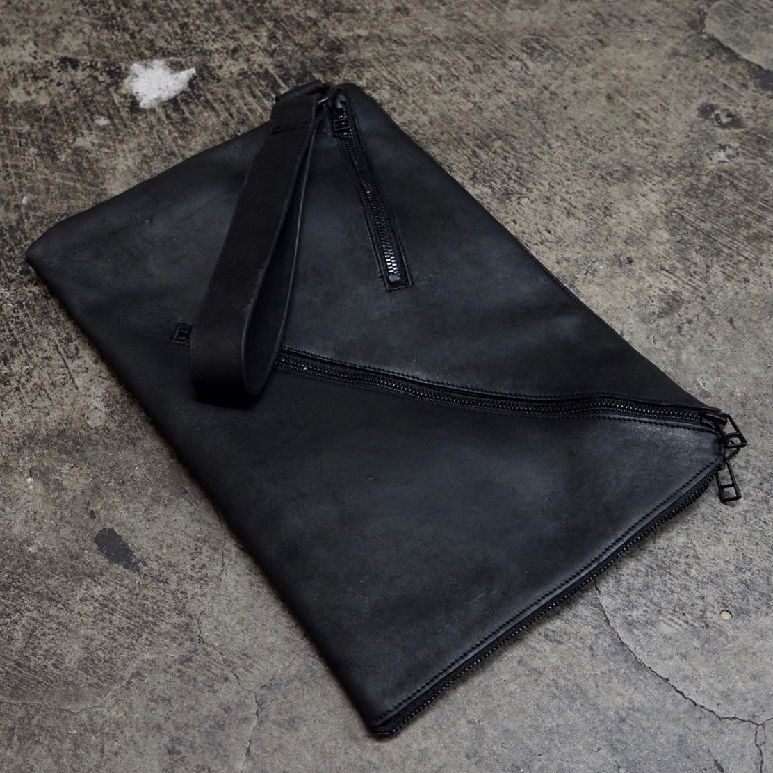 【お取り寄せ注文可能】Vertices Clutch Bag