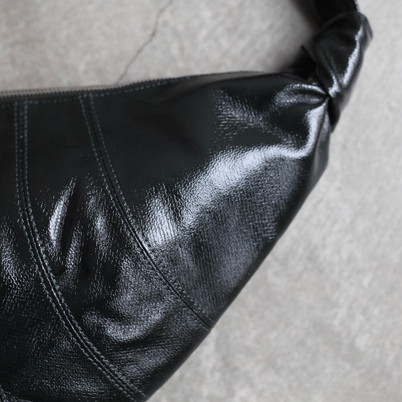 【残りわずか】Medium Croissant Bag(COATED COTTON)