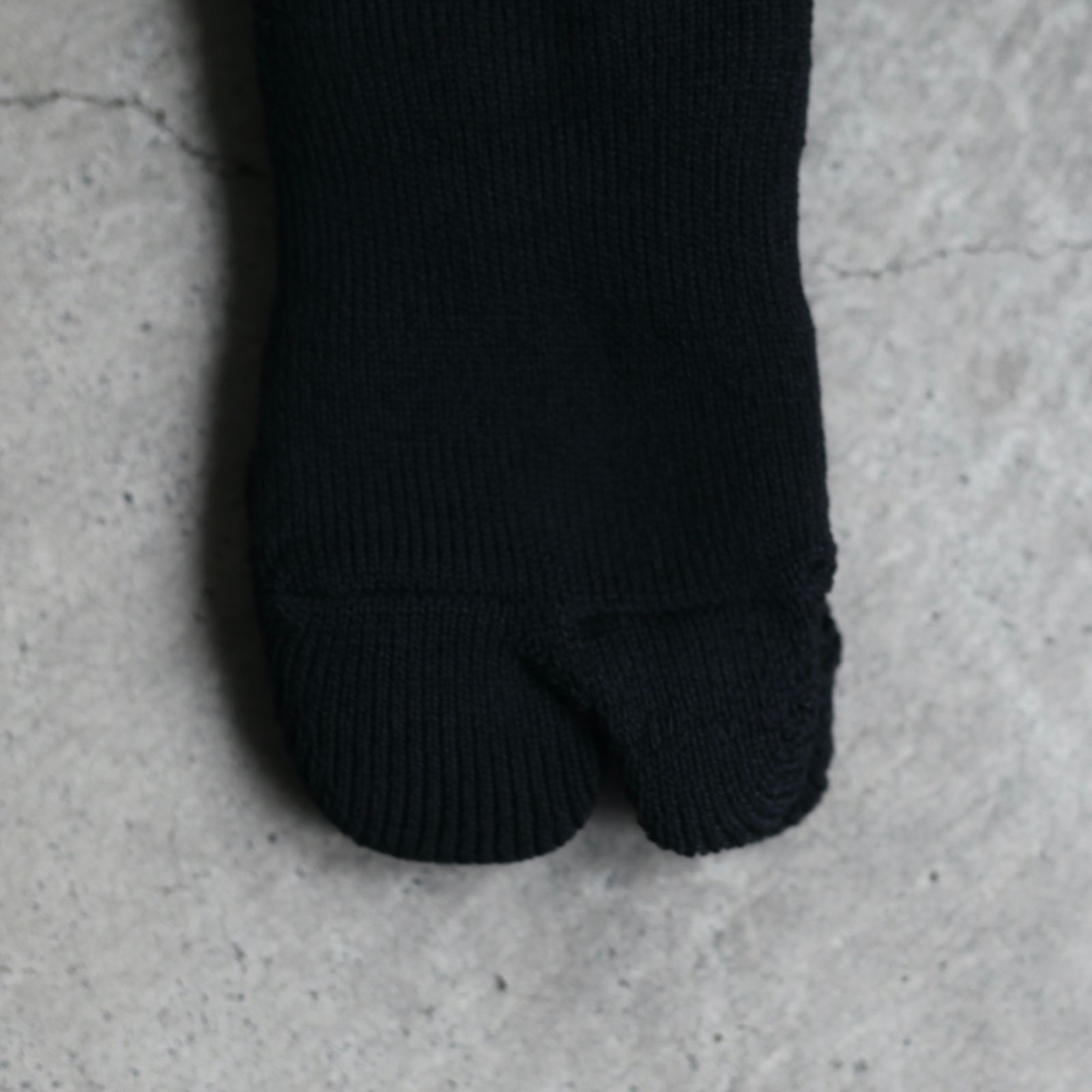 【再販売通知受付可能】Tabi Pile Socks(BLACK)