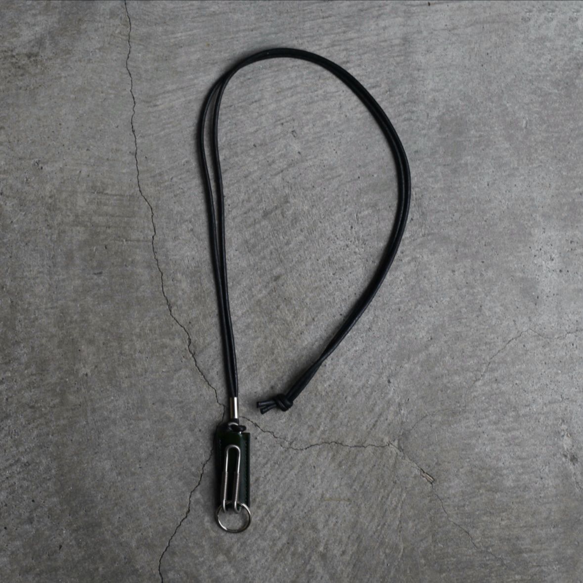 【残り一点】Spring Clip Neck Holder(CLIX_PULL UP)