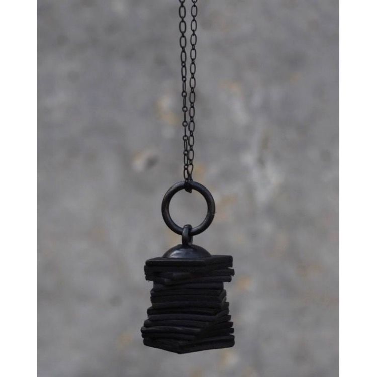 【お取り寄せ注文可能】Twist Leather Necklace