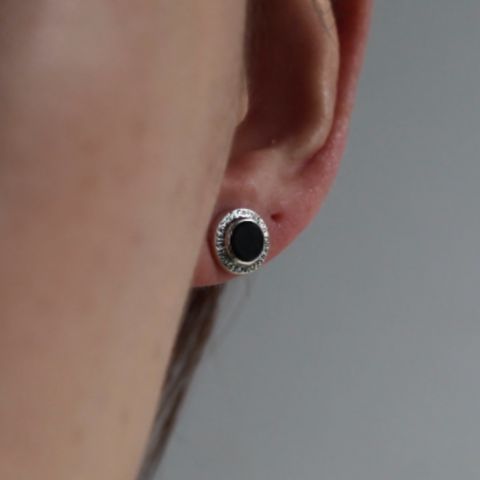 【お取り寄せ注文可能】Round Stone Pierce(BLACK)