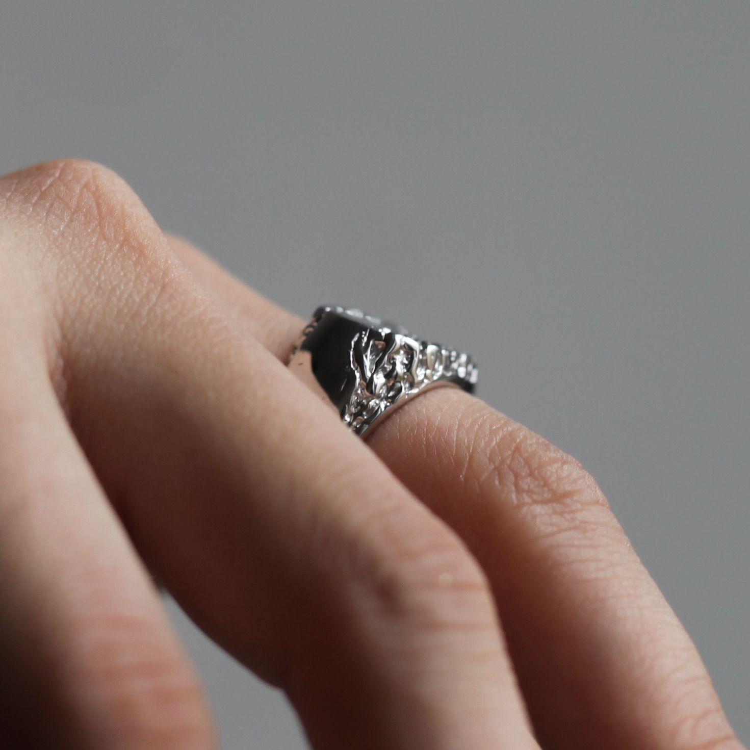 【残り一点】Rock Signet Ring(SILVER)