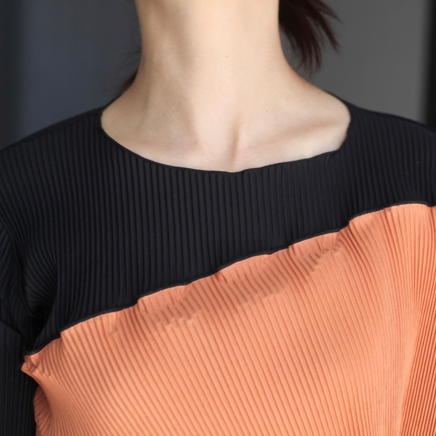 【残り一点】Spiral Wave Long Sleeve Top