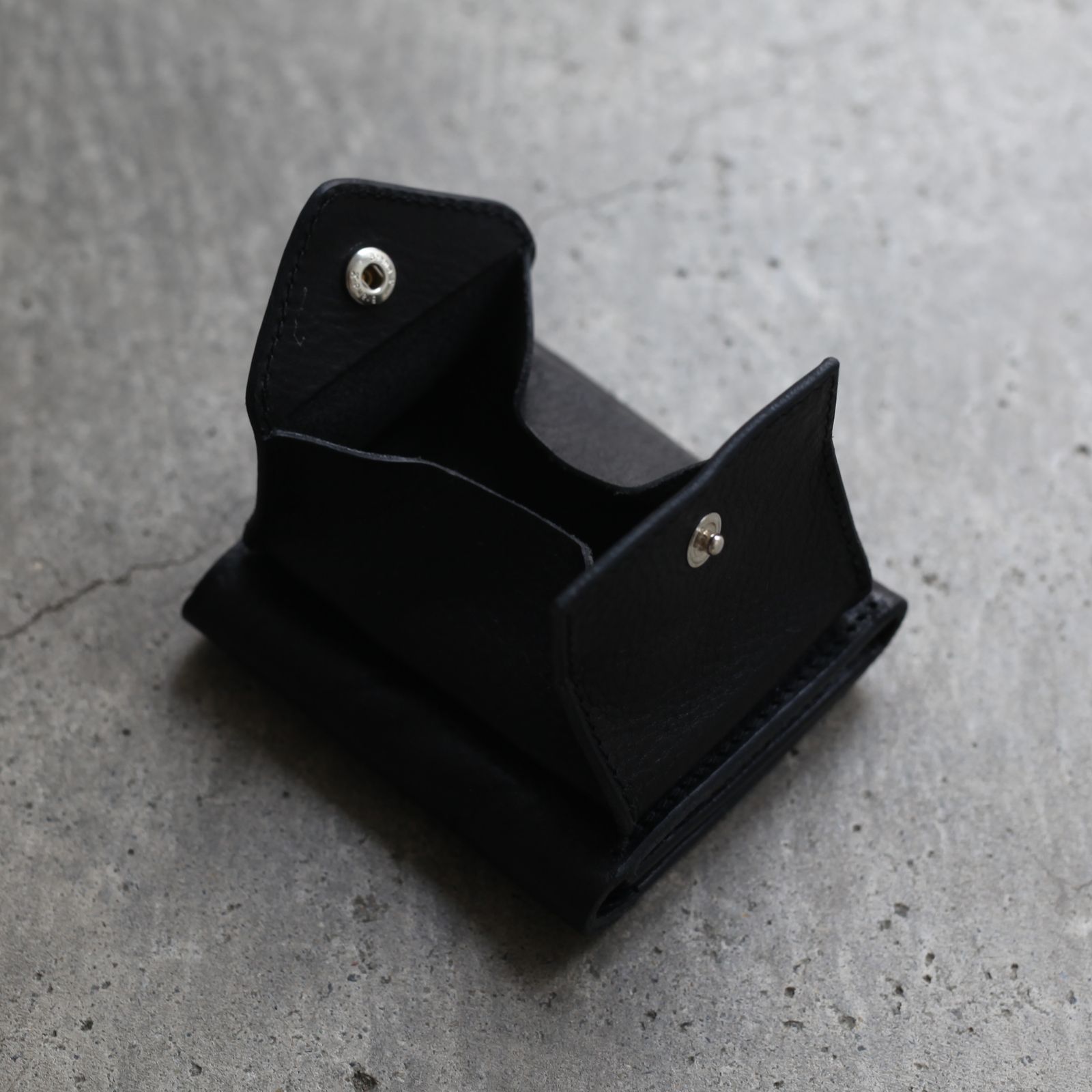 【残りわずか】Trifold Wallet(BLACK)