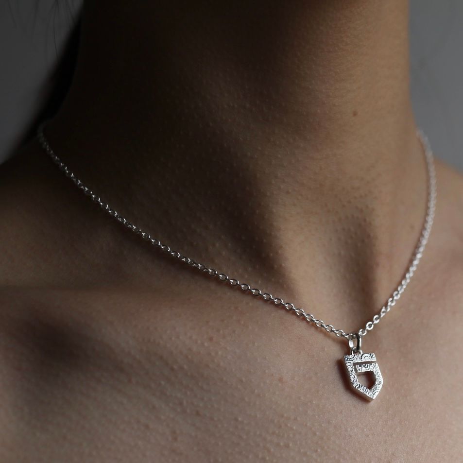 【お取り寄せ注文可能】Vine Pattern G Pendant_L(WHITE)