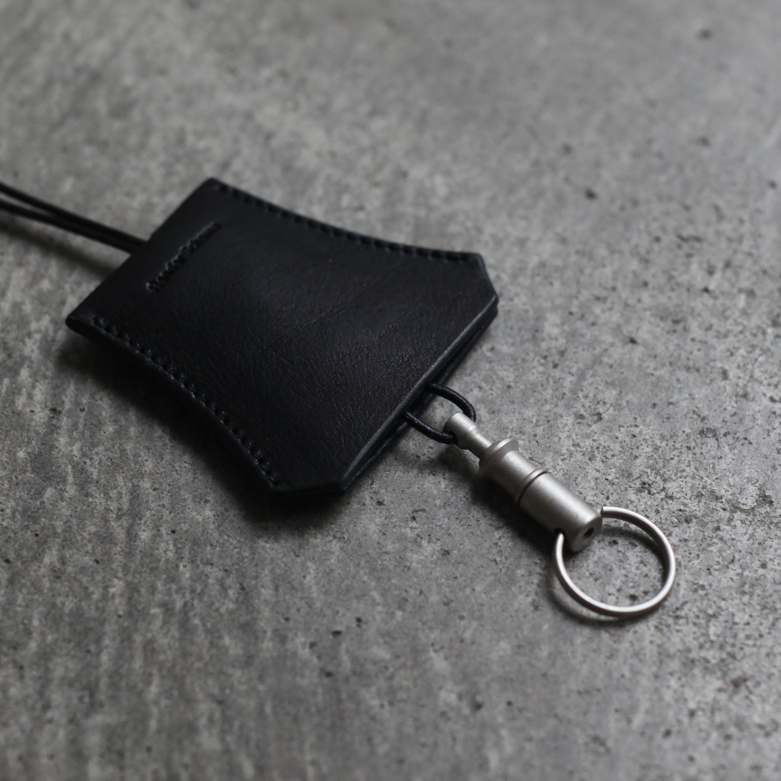 【再販売通知受付可能】Key Neck Holder(BLACK)
