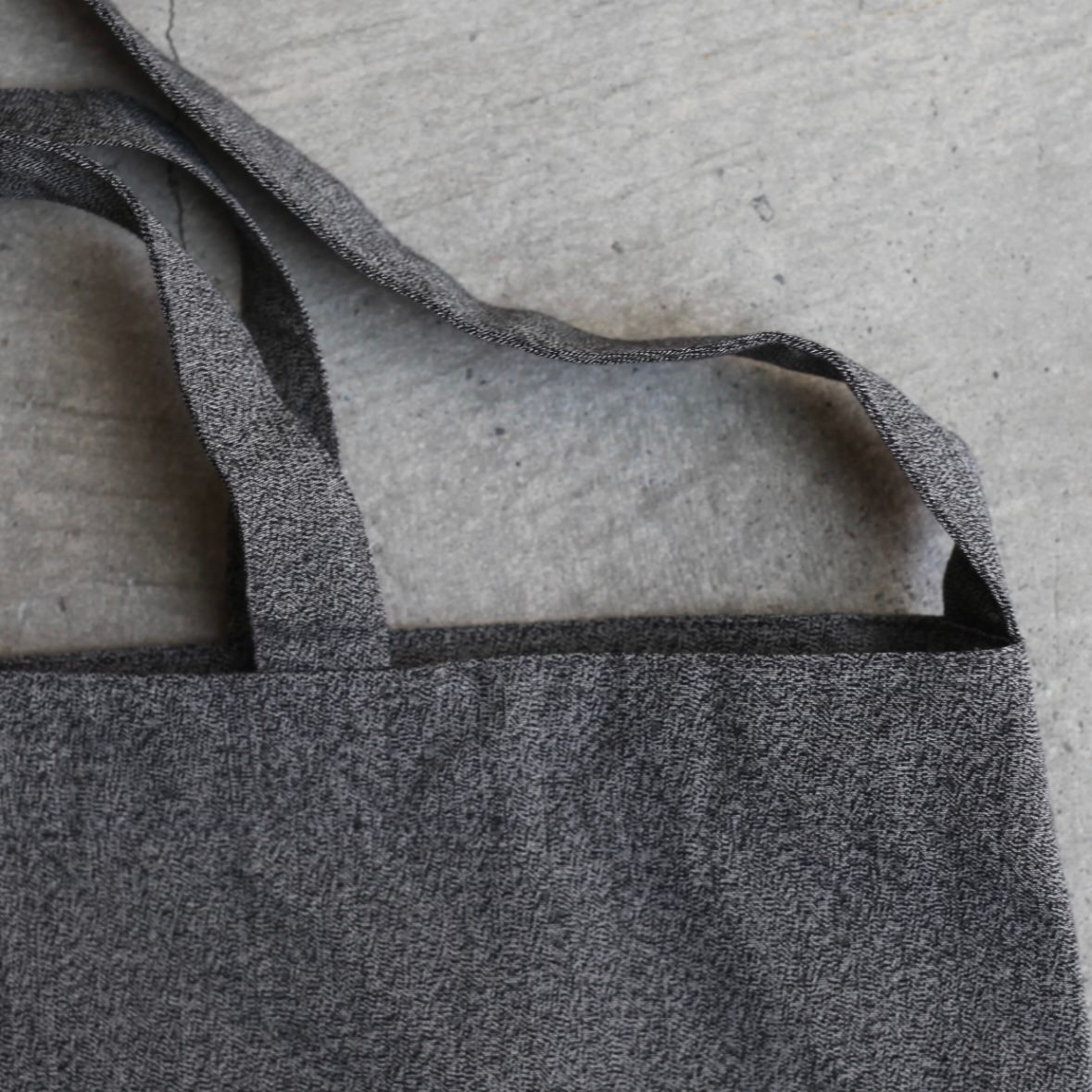 【残りわずか】Researcher Bag Large(B&W)