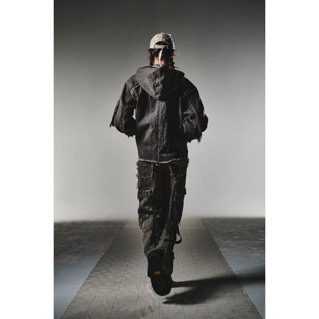 【残り一点】Cut Off Slash Seam Twist Cargo Jeans