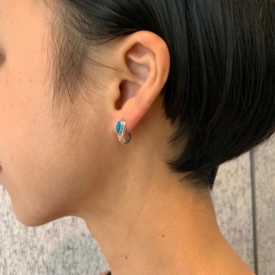 【お取り寄せ注文可能】Stone Twist Hoop Earrings(両耳用）