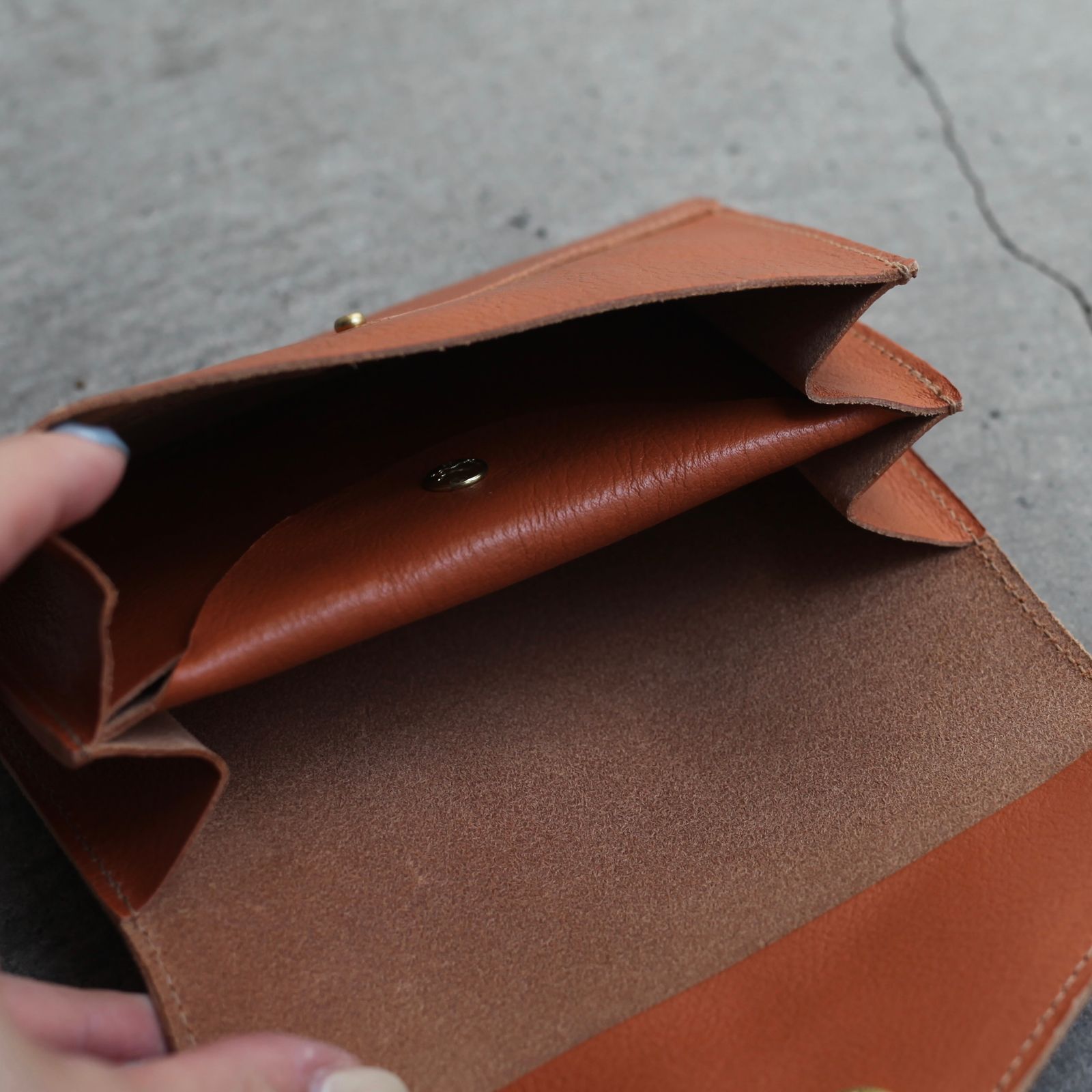 【残り一点】ミディアムウォレット