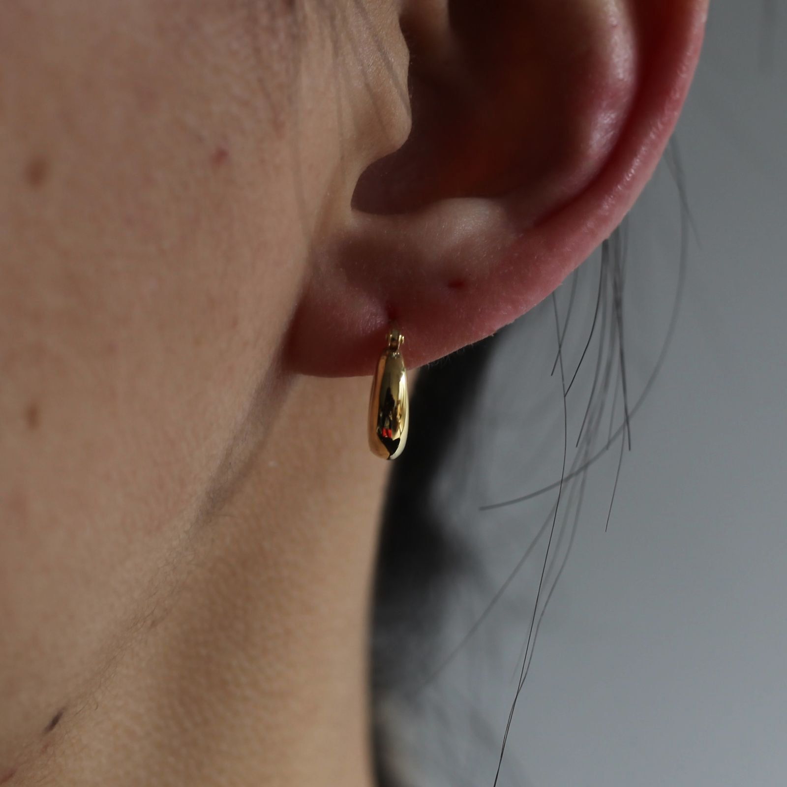 【残りわずか】Minimal Hoop Earrings(両耳用）