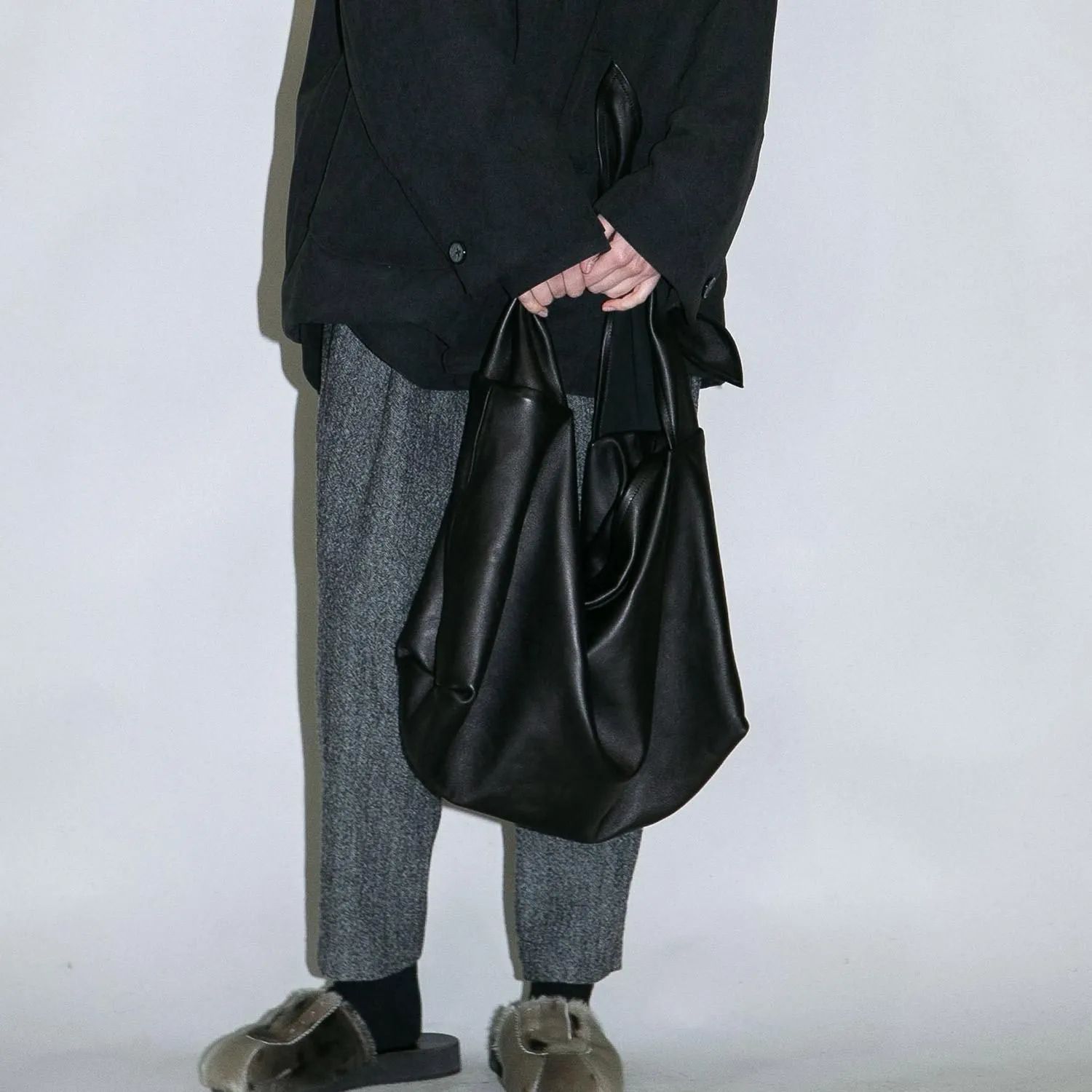 【再販売通知受付可能】ラムスキンショルダーバッグ