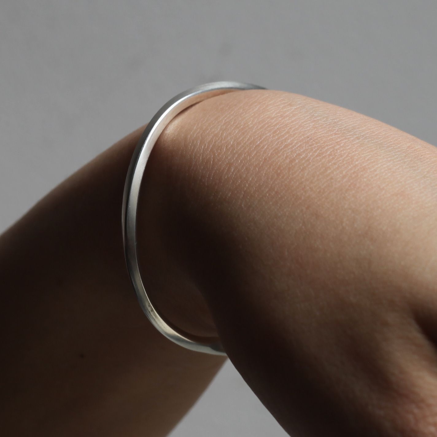 WERKSTATT MÜNCHEN Side Hook Twisted サイズL bangle side hook twisted