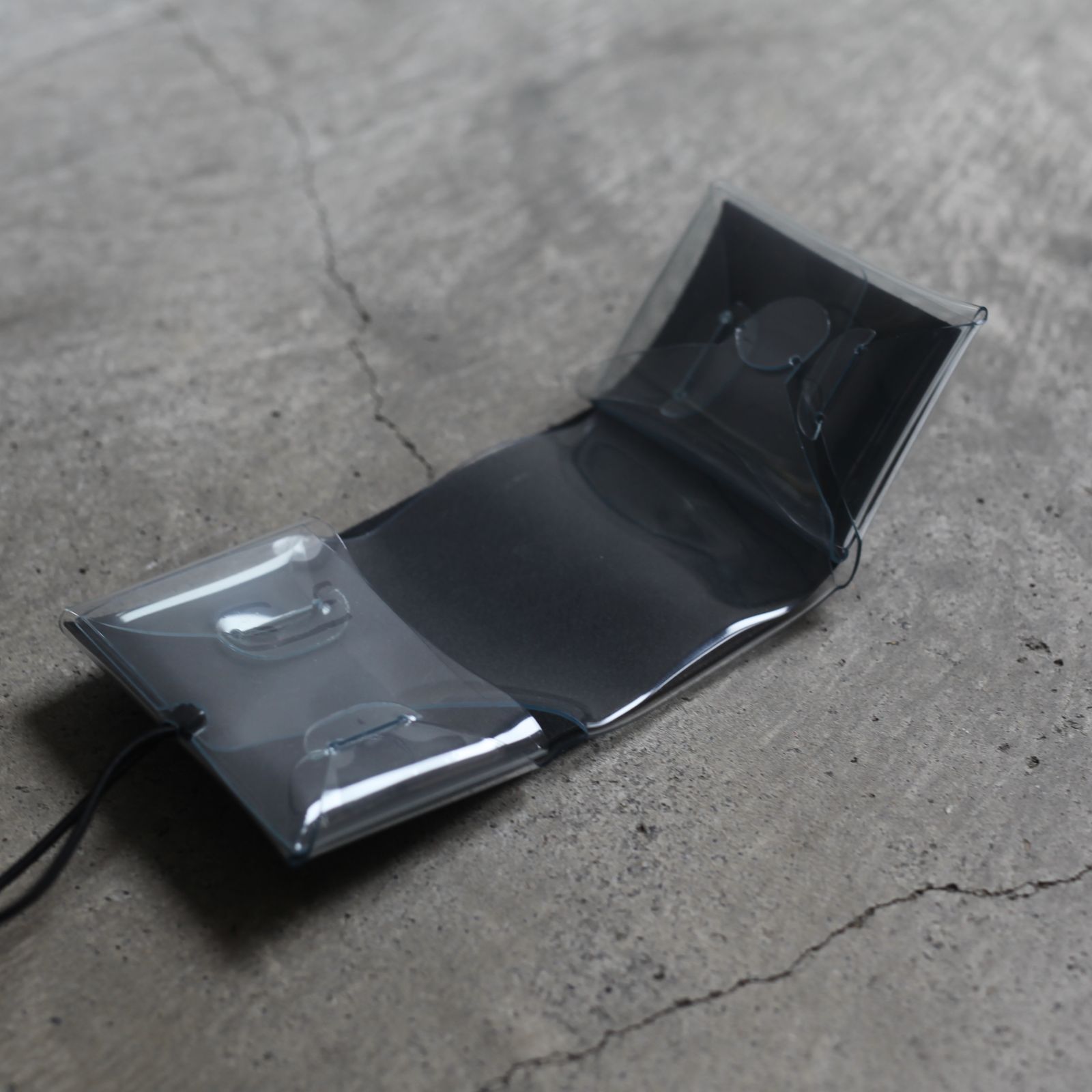 【残り一点】Seamless Compact Wallet "PVC"
