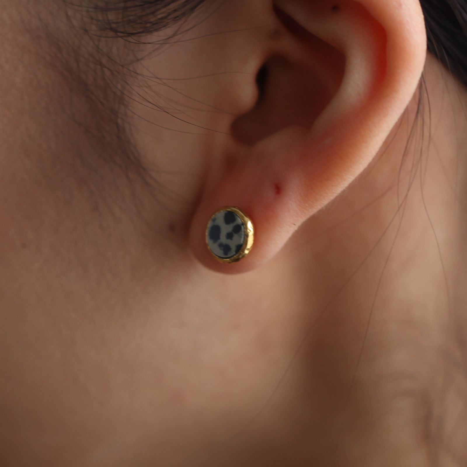 【お取り寄せ注文可能】Dalmatian Stone Circle Earrings(両耳用）