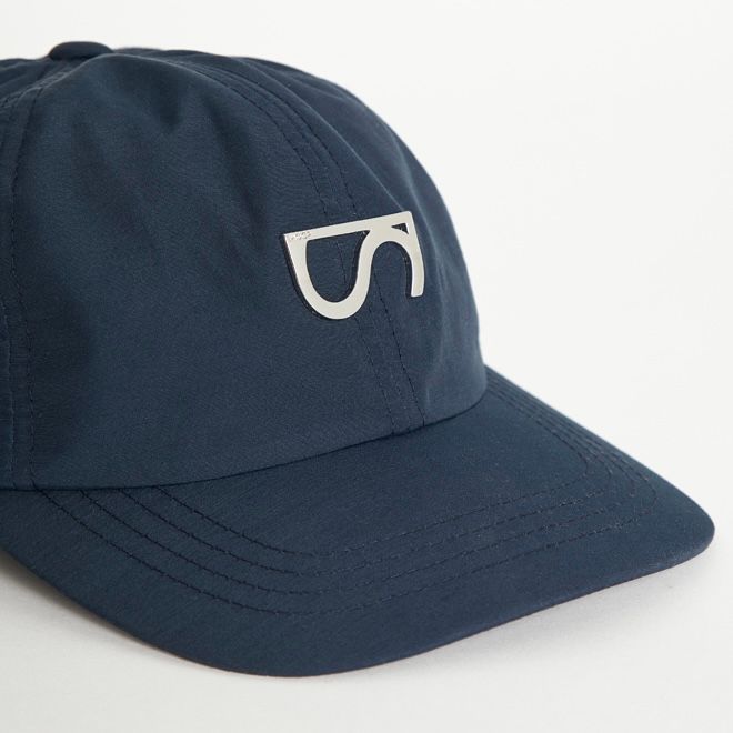 【再販売通知受付可能】Metal Logo Cap