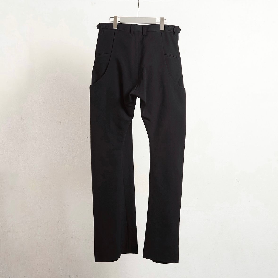 NVRFRGT - 【残り一点】2tuck Curved Leg Trousers | ACRMTSM NVRFRGT - 【残り一点】2tuck Curved Leg Trousers | ACRMTSM