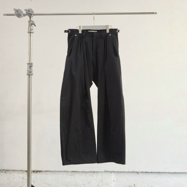 【残り一点】2Tucked Curved Leg Trousers