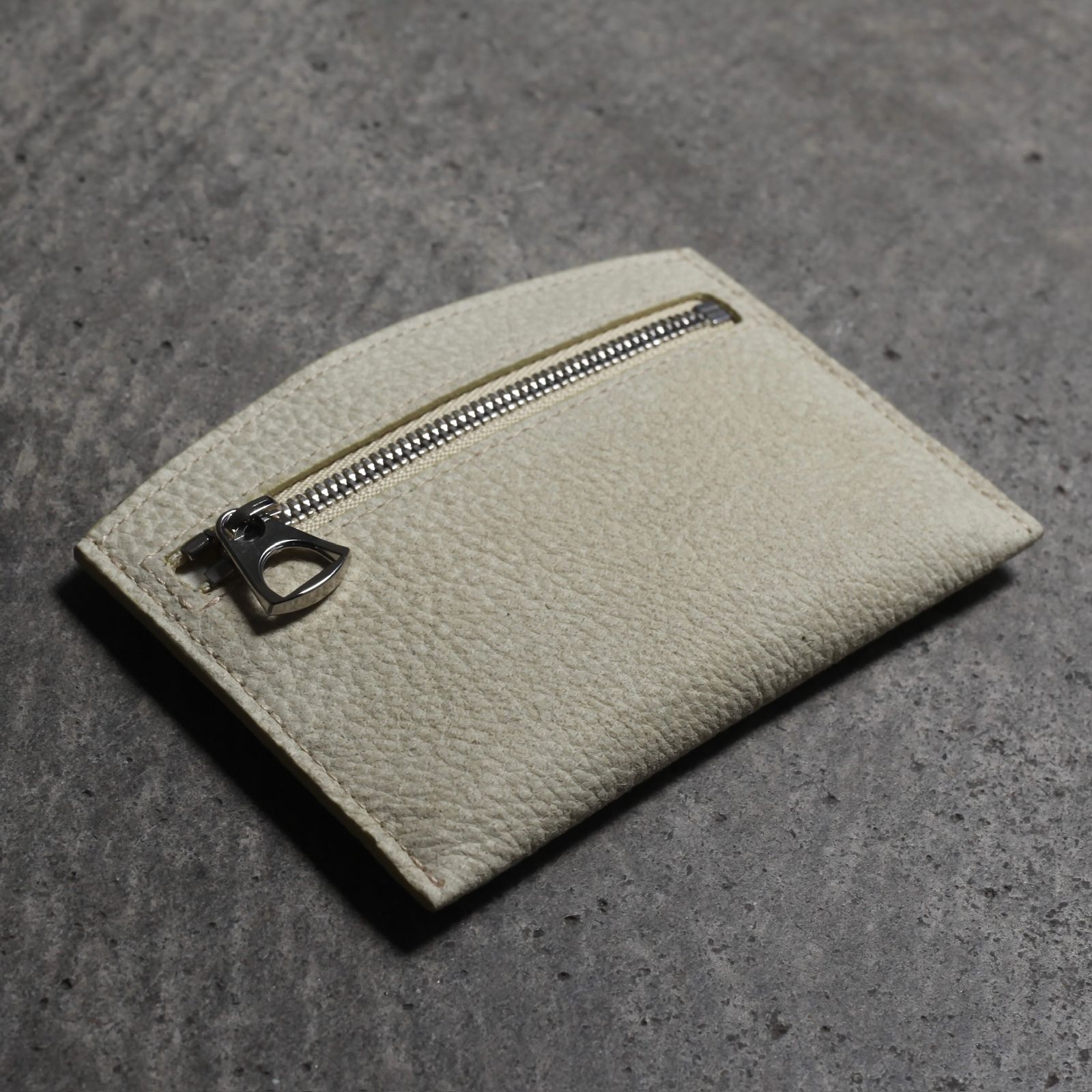 【残りわずか】Cristy Smart Card WLT(SHIRO)