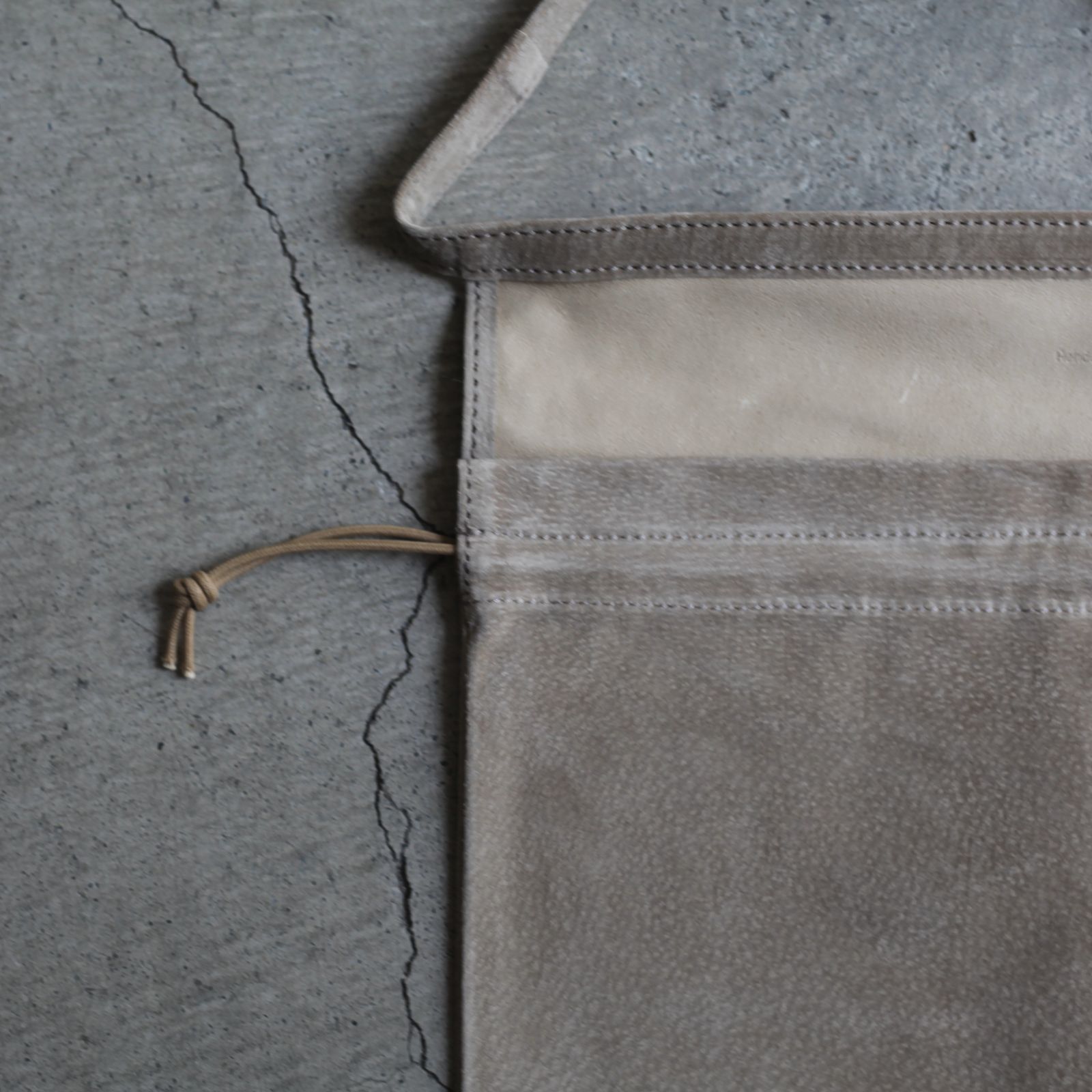 【残りわずか】Red Cross Bag Small(BEIGE)