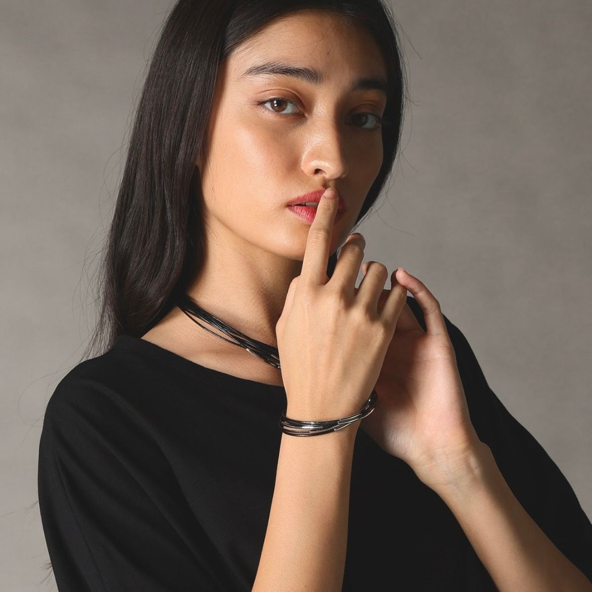 【残り一点】チューブブレスレット(GOLD)