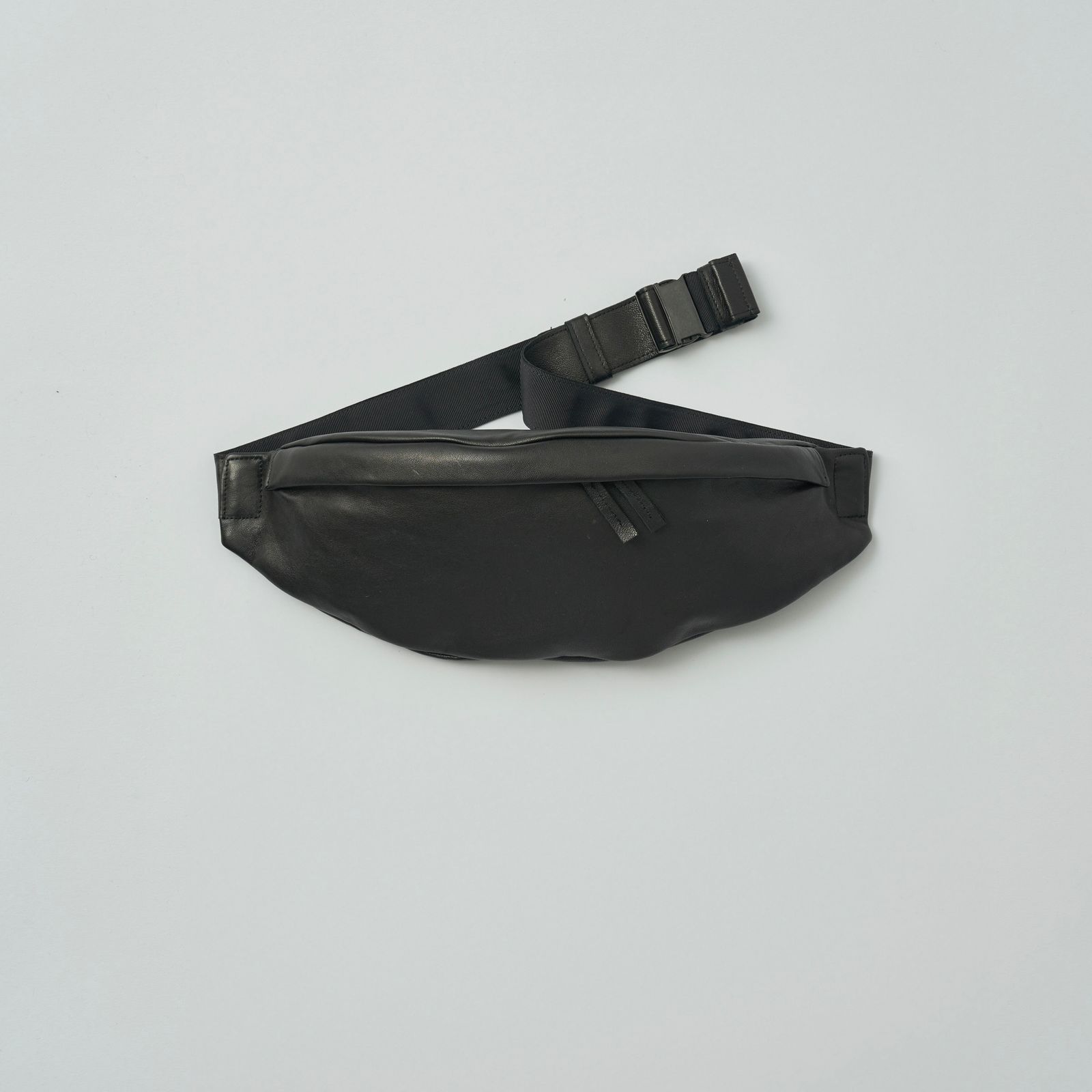 【残りわずか】Leather Sling Bag