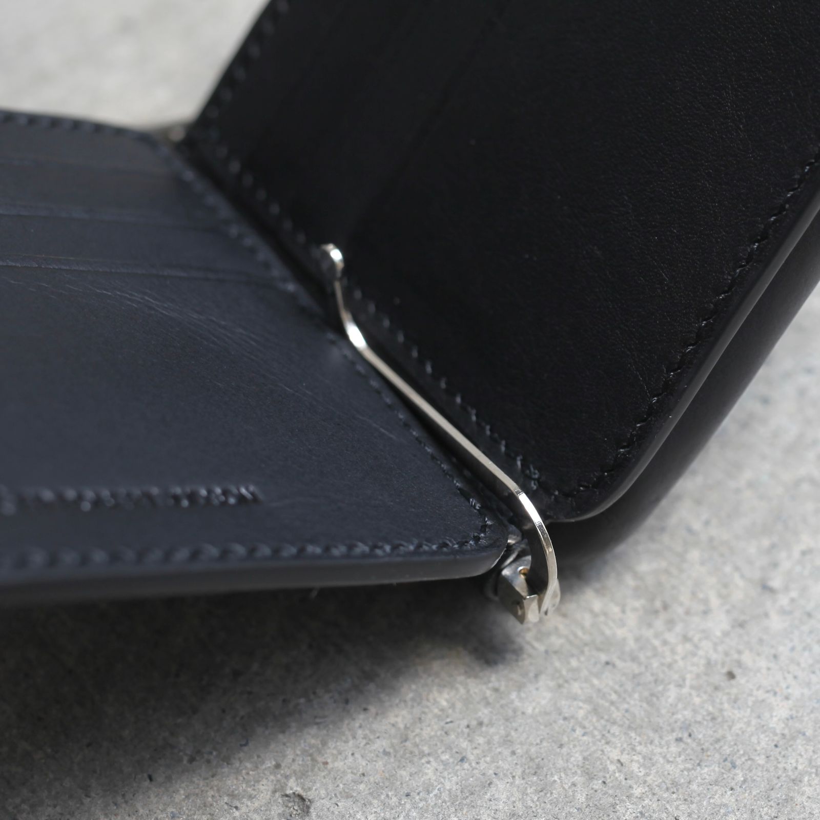【残り一点】Molded Money Clip Wallet(HINGE_COW)