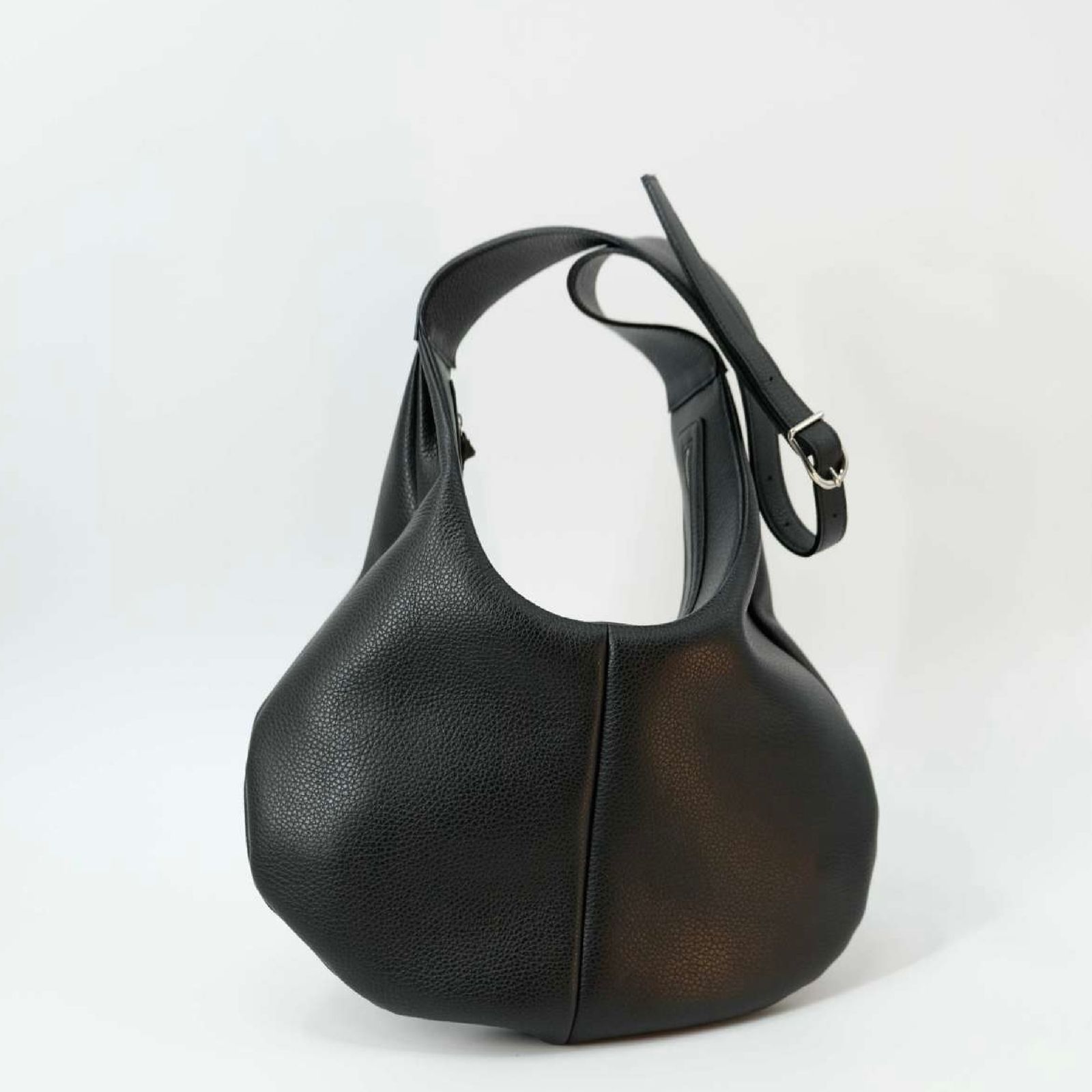 【残りわずか】Round Shoulder