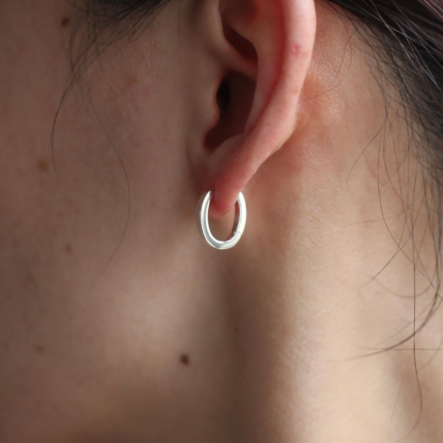 【残り一点】Flat Oval Hoop Earrings
