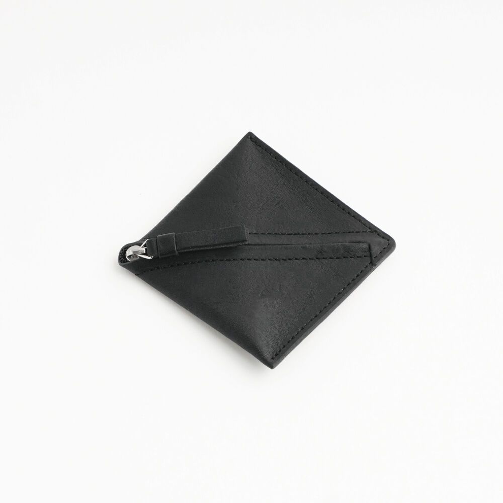 【残りわずか】Slant Coin Case