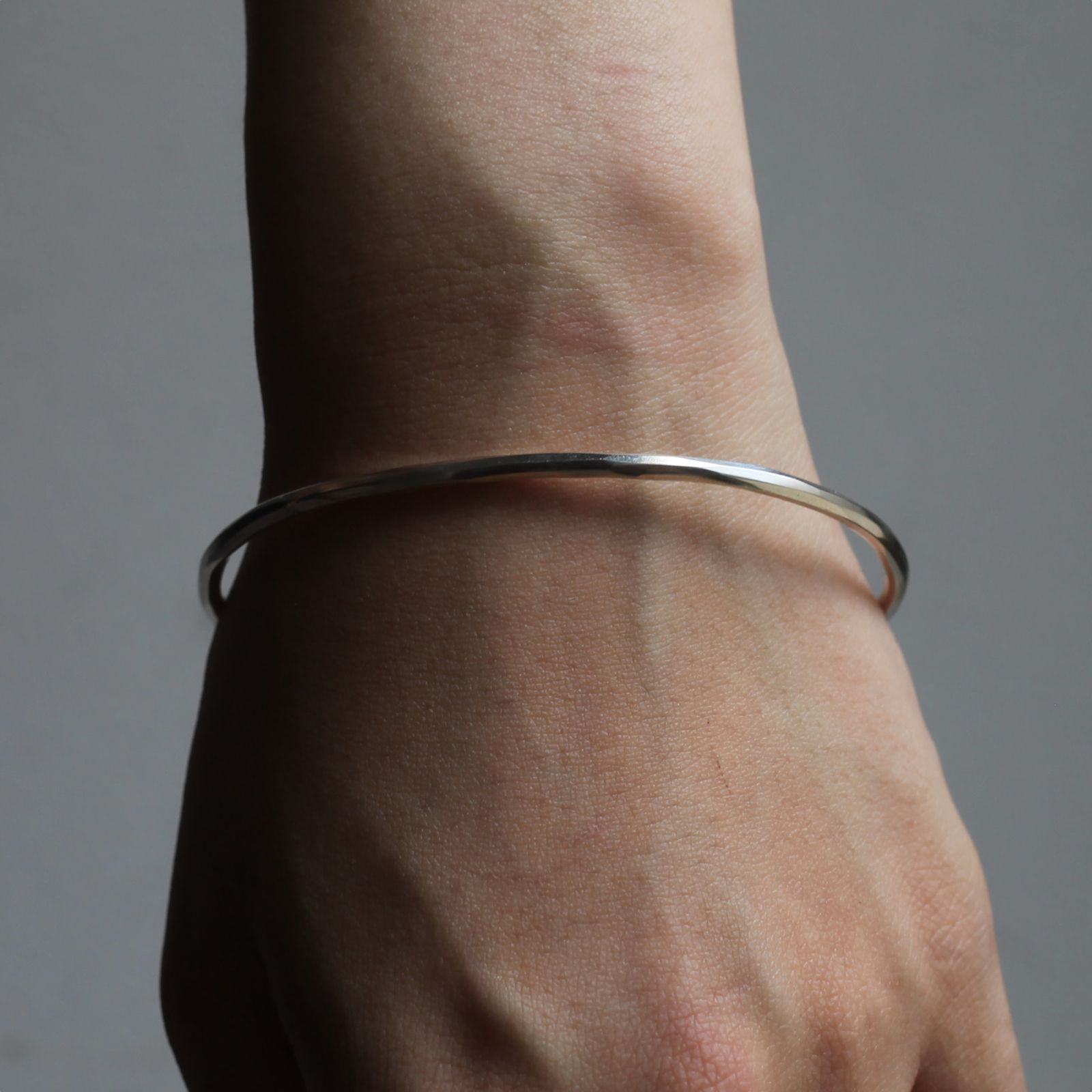 WERKSTATT:MUNCHEN - 【残り一点】Bangle Hook Hammered | ACRMTSM