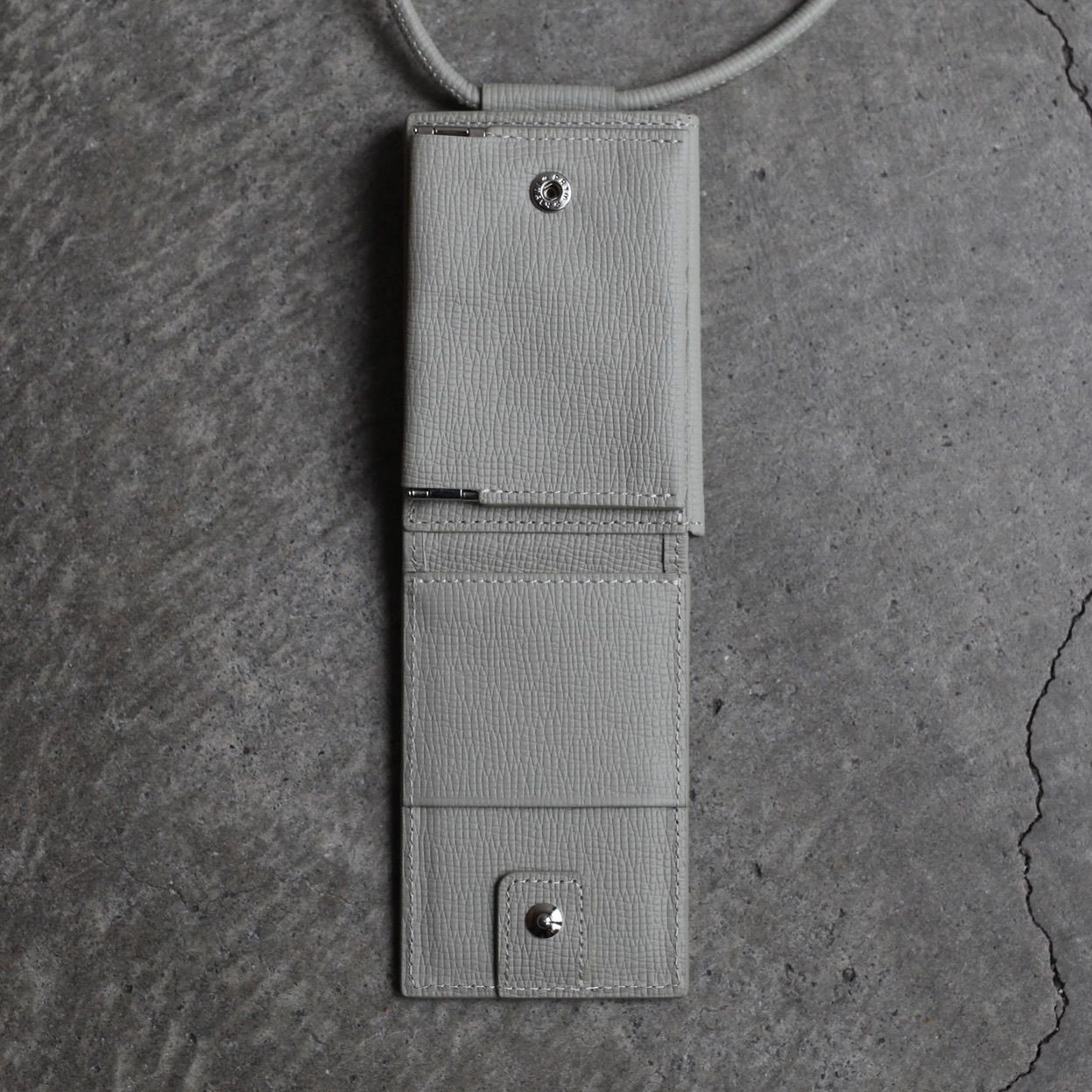 【残り一点】レザーストラップ付ウォレット(WHITE BEIGE)