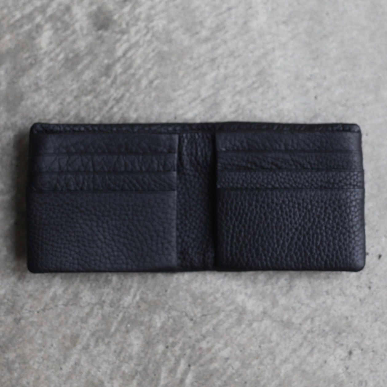 【残りわずか】Frame Half Wallet(ODD_COW SHRINK)