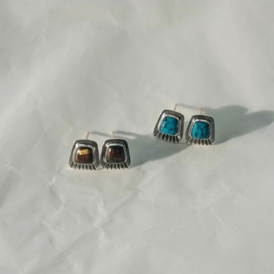 【お取り寄せ注文可能】Square Stone Earrings(両耳用）